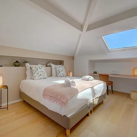Immogroom - Magnificent 180m Duplex - Parking - Air Conditioning Apartment *