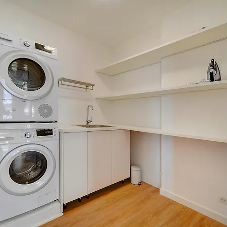 Immogroom - Magnificent 180m Duplex - Parking - Air Conditioning *