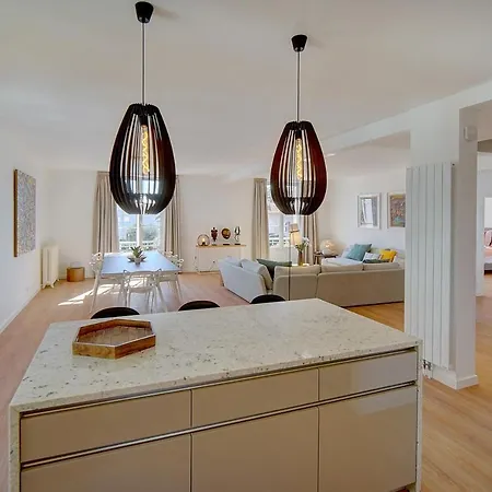 Immogroom - Magnificent 180m Duplex - Parking - Air Conditioning Διαμέρισμα