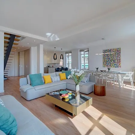 Immogroom - Magnificent 180m Duplex - Parking - Air Conditioning *