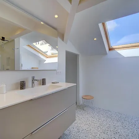 Immogroom - Magnificent 180m Duplex - Parking - Air Conditioning Διαμέρισμα *