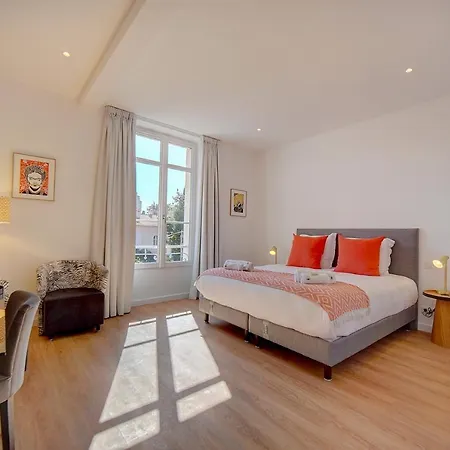 Immogroom - Magnificent 180m Duplex - Parking - Air Conditioning *